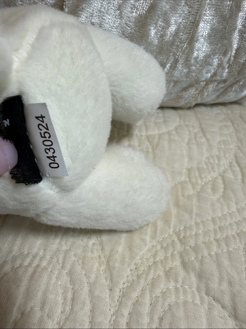 Flipetz Plush White Bunny in Orange Carrot